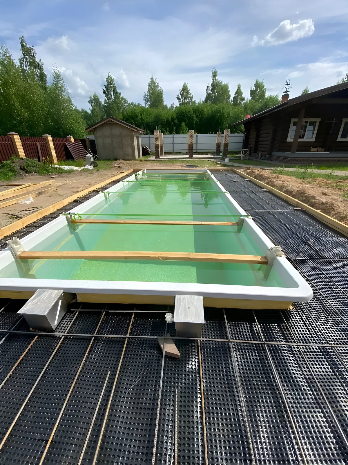 Laguna 9 — вечернее освещение в Березниках