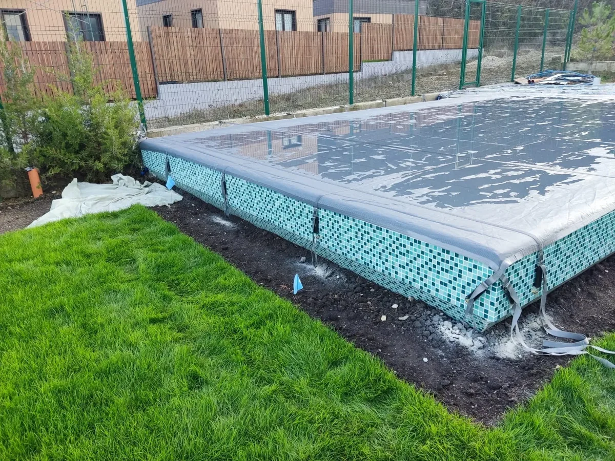 Батутное покрывало на бассейне в Березниках